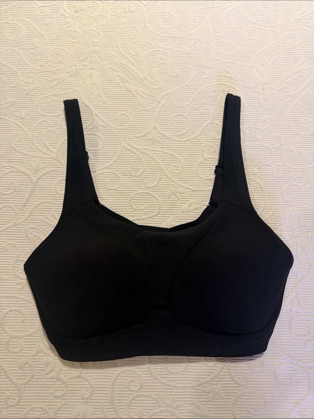 lululemon athletica Black Wireless Lightly Padded Bra 34C  Adjustable straps.